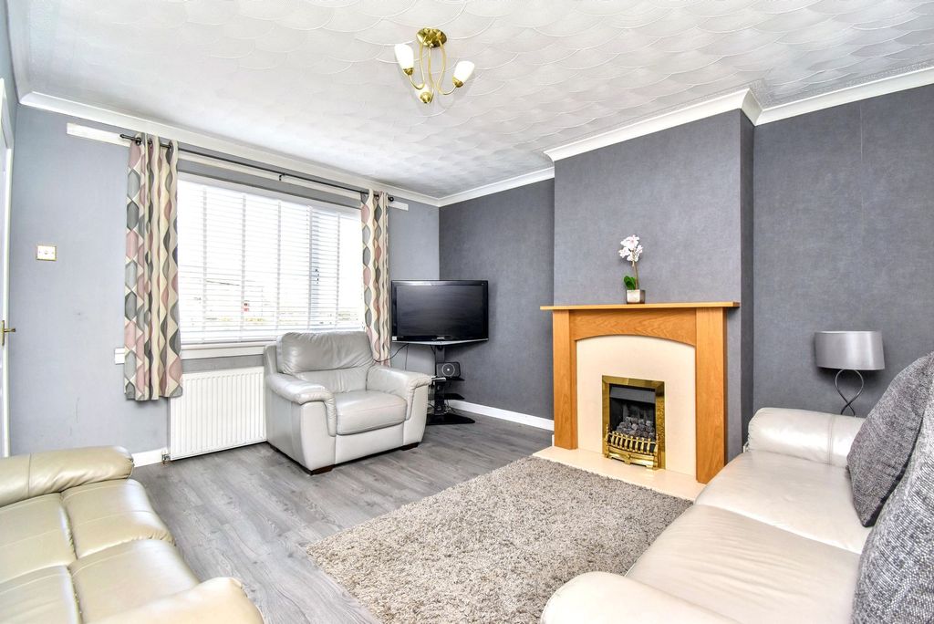 Property photo 2 of 12 Lounge Angle 1