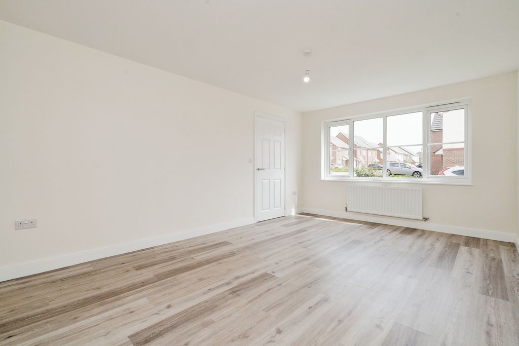 Property photo 2 of 8 Lounge