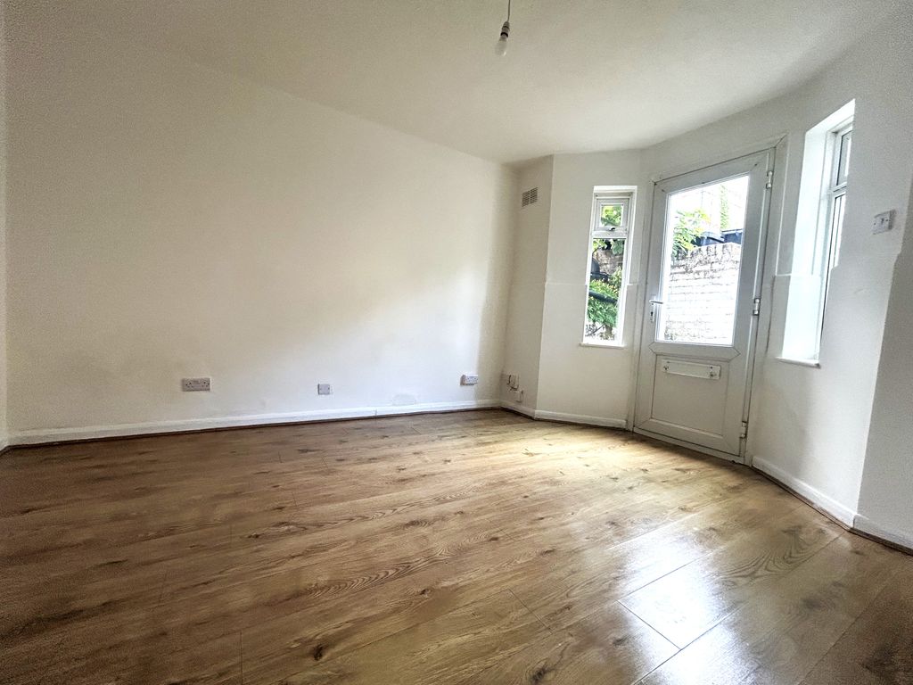 Property photo 2 of 6 Living Room