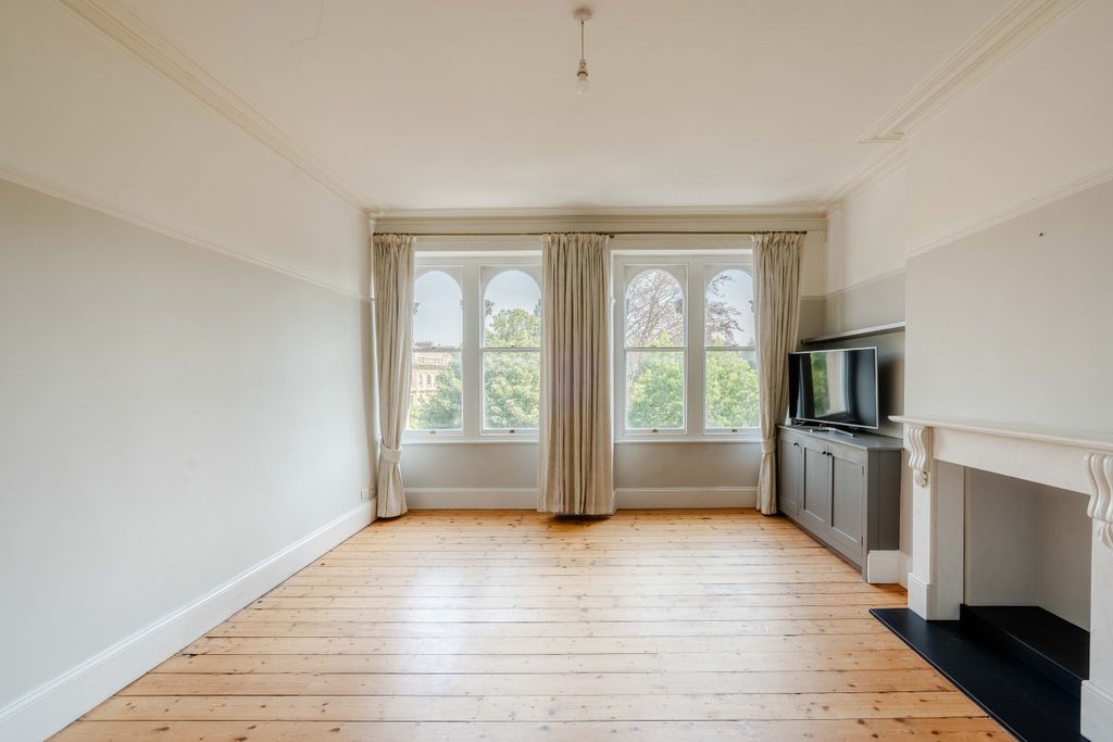 Property photo 2 of 14 13