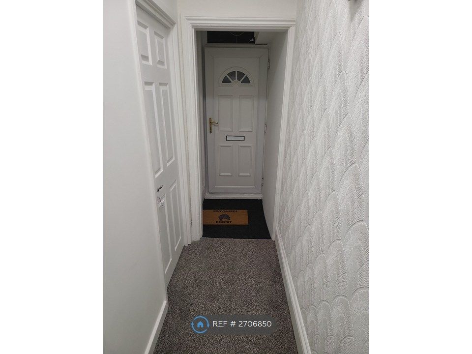 Property photo 3 of 33