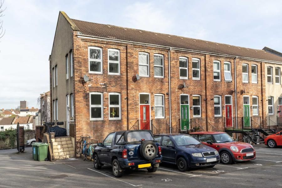 Property photo 1 of 6