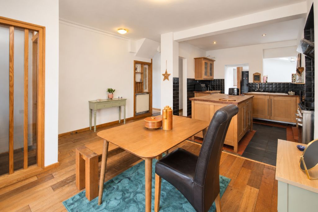 Property photo 3 of 32 Kitchen/Diner