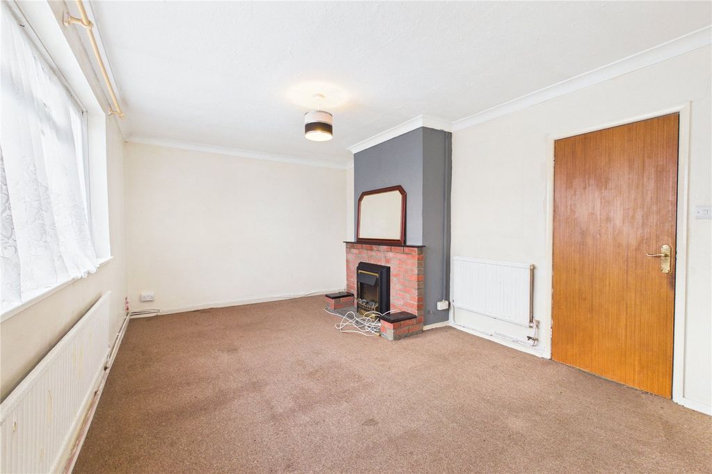 Property photo 3 of 13 Living/Dining Room