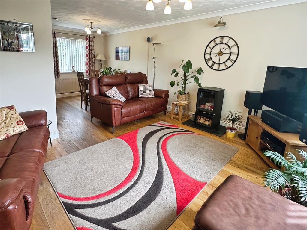 Property photo 3 of 46 Lounge Dining Room
