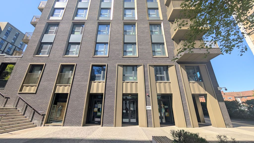 Property photo 1 of 12