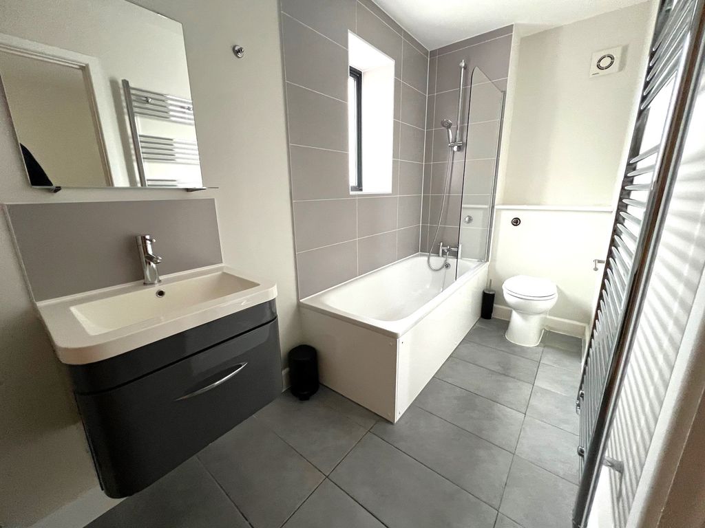 Property photo 2 of 3