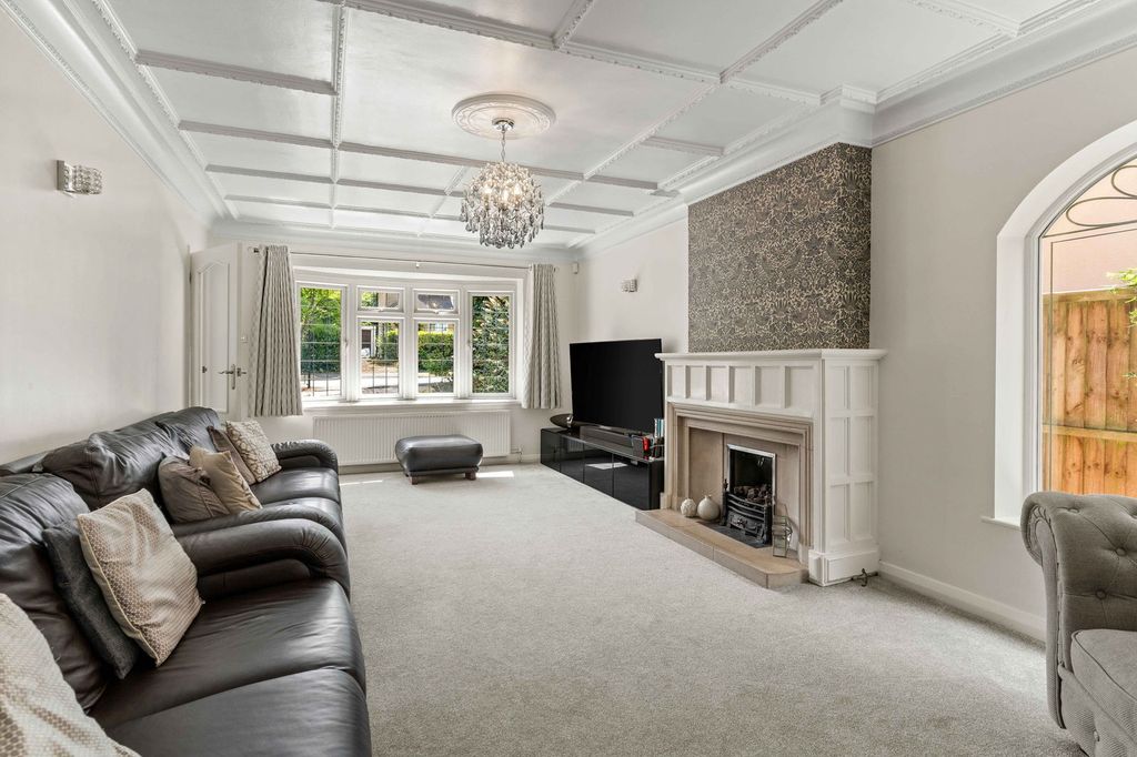 Property photo 3 of 42