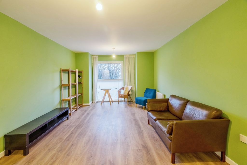 Property photo 3 of 10 Reception (1)