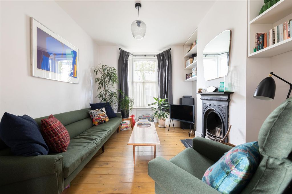 Property photo 2 of 31