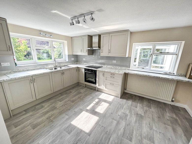 Property photo 2 of 15 Pbox-Kitchen-319227.Jpg