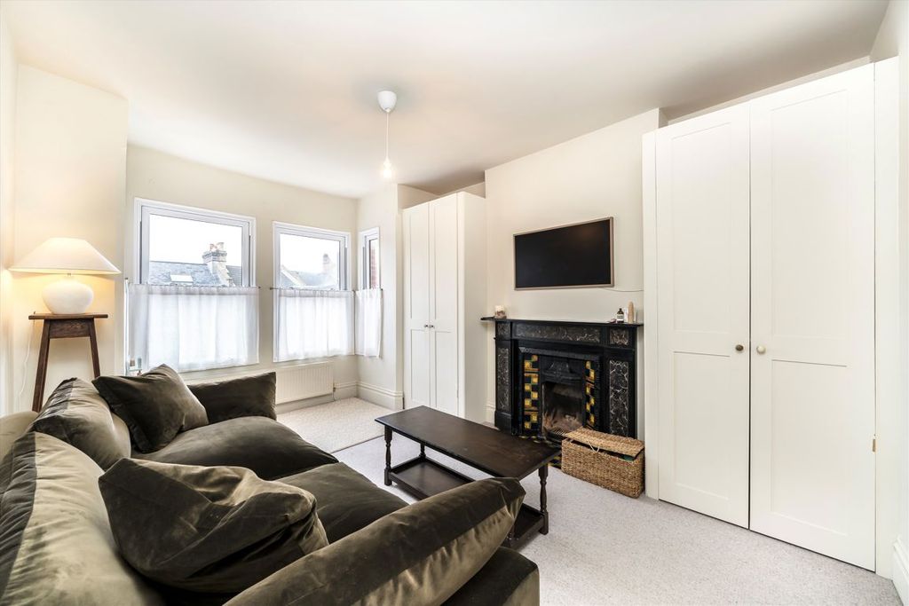 Property photo 2 of 8