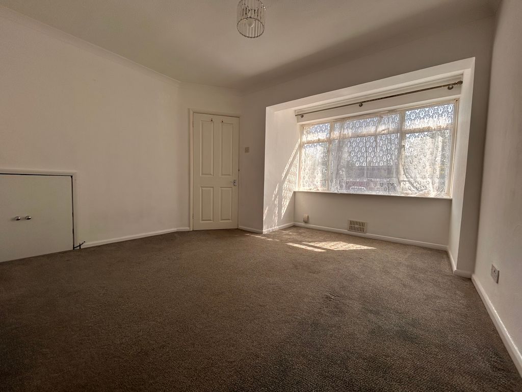 Property photo 2 of 12 Image