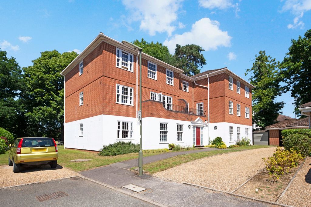 Property photo 2 of 10