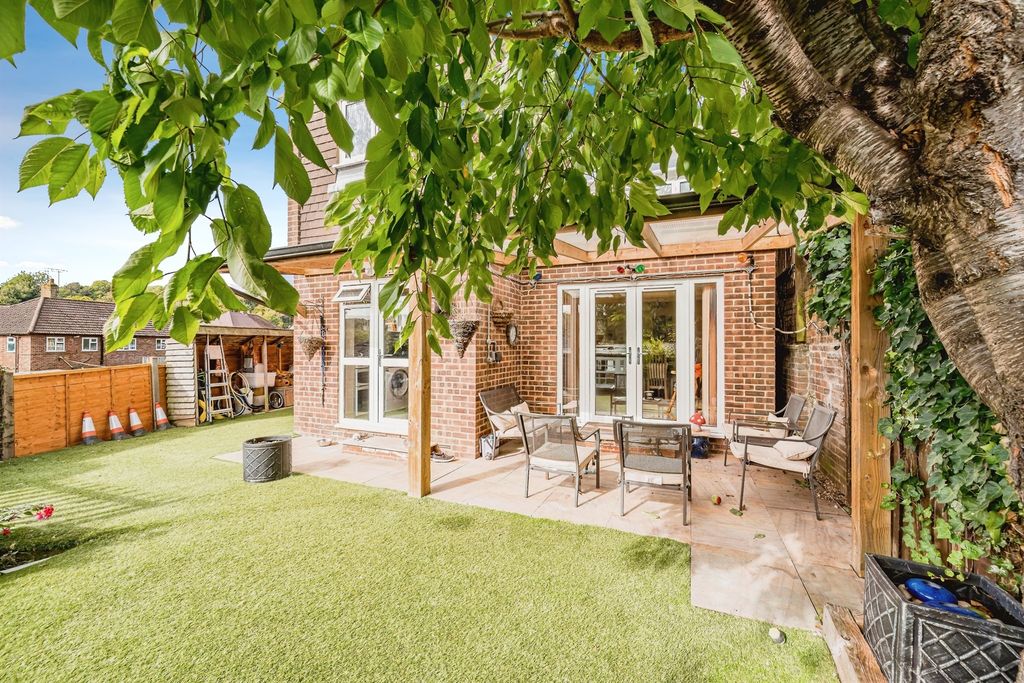 Property photo 3 of 21