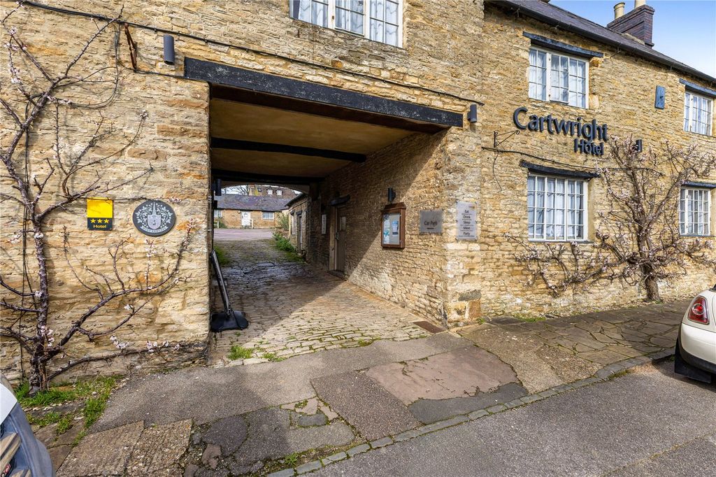 Property photo 3 of 17 Entrance