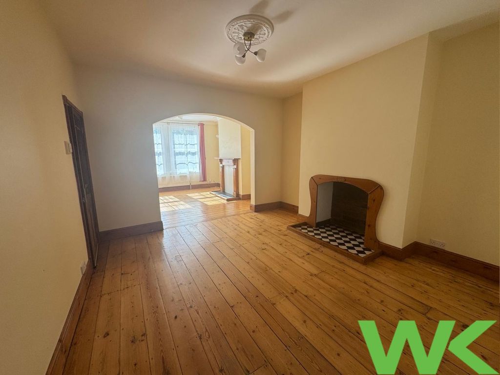 Property photo 3 of 9 Dining Room