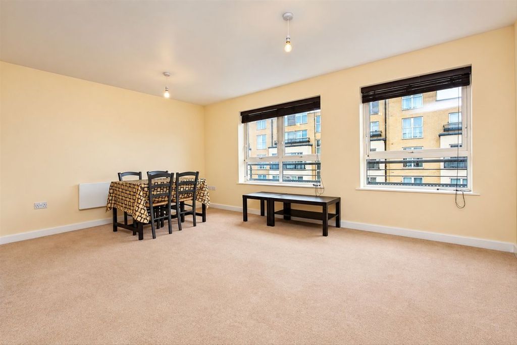 Property photo 3 of 5