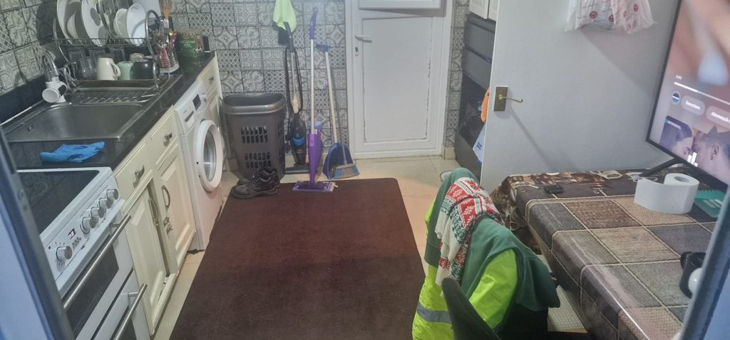 Property photo 3 of 7 Gallery