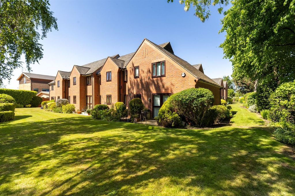 Property photo 2 of 18 19Cromwellcourt-3.Jpg