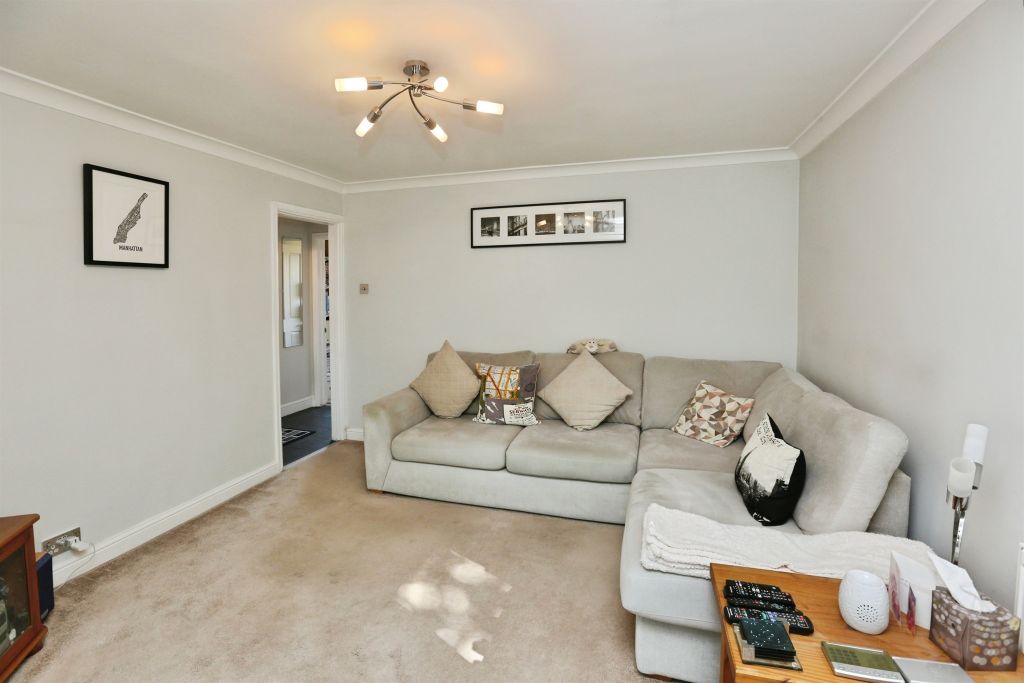 Property photo 3 of 11