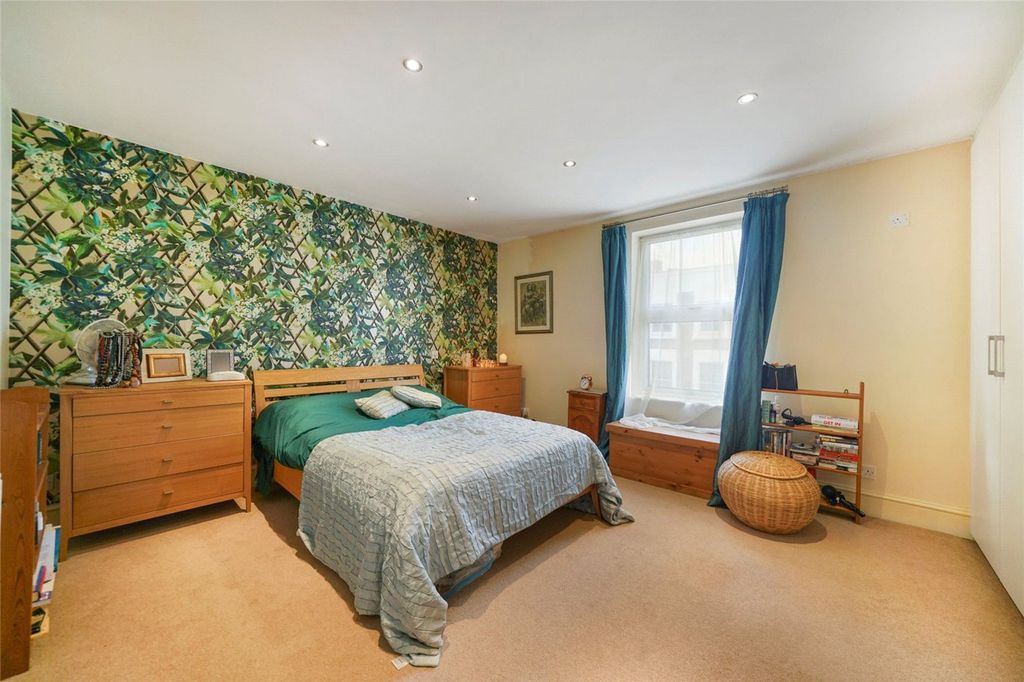 Property photo 3 of 14 Picture No. 06