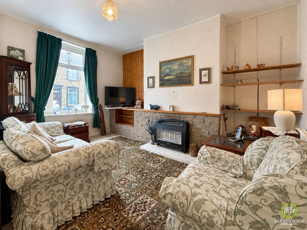 Property photo 2 of 9