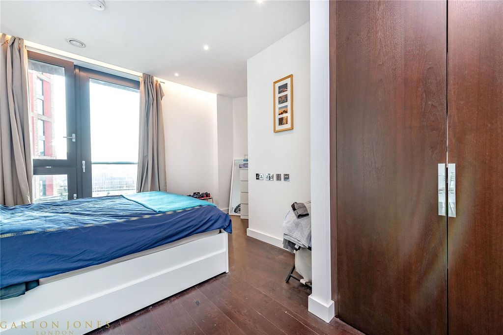 Property photo 2 of 22 Bedroom