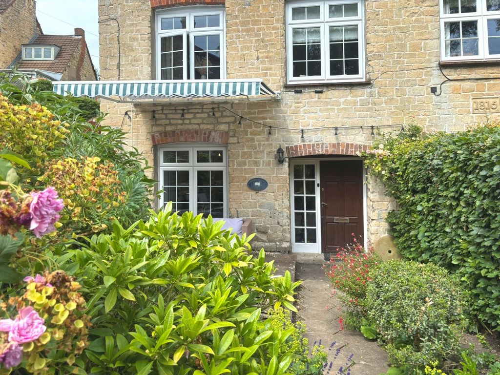 Property photo 3 of 27