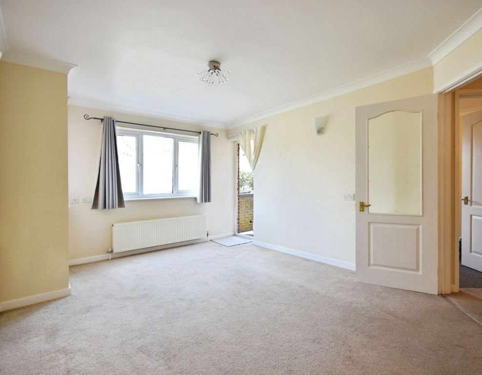 Property photo 2 of 6 Living Room