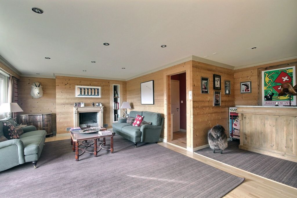 Property photo 3 of 13