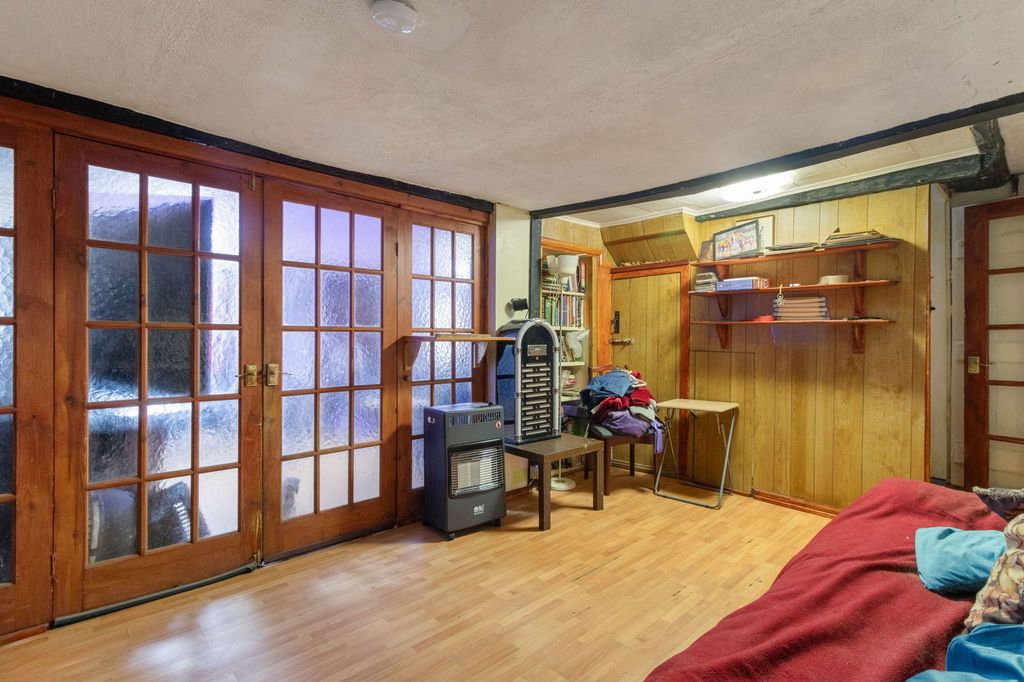 Property photo 3 of 11