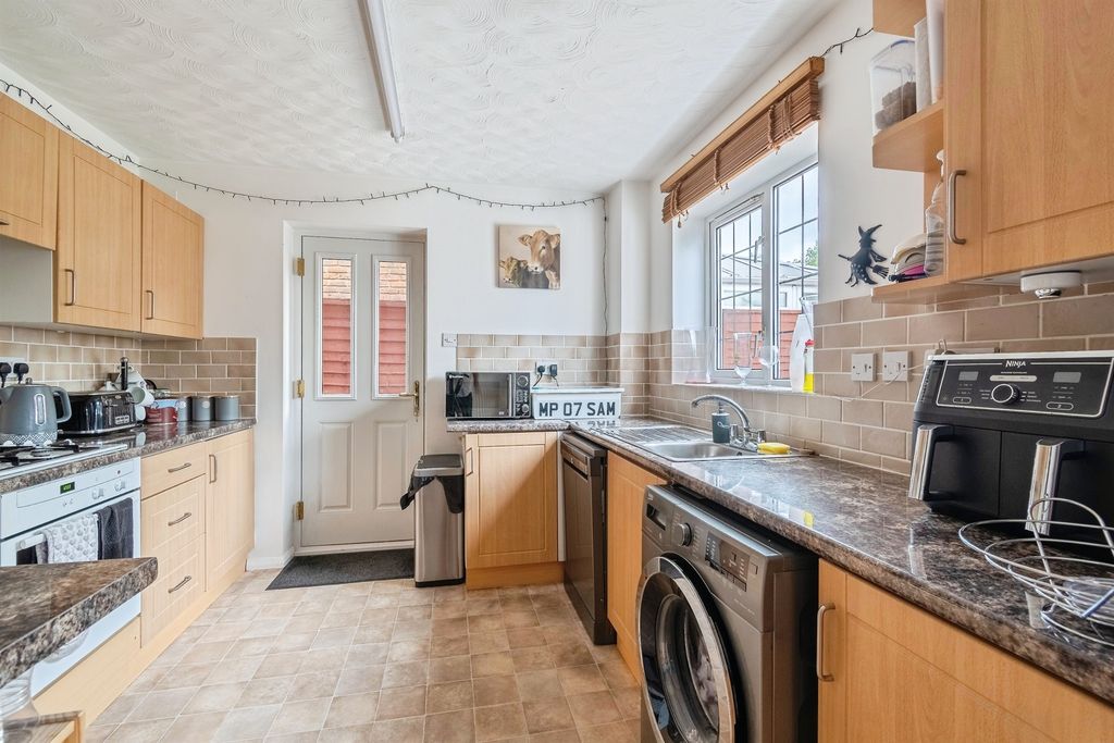 Property photo 3 of 17