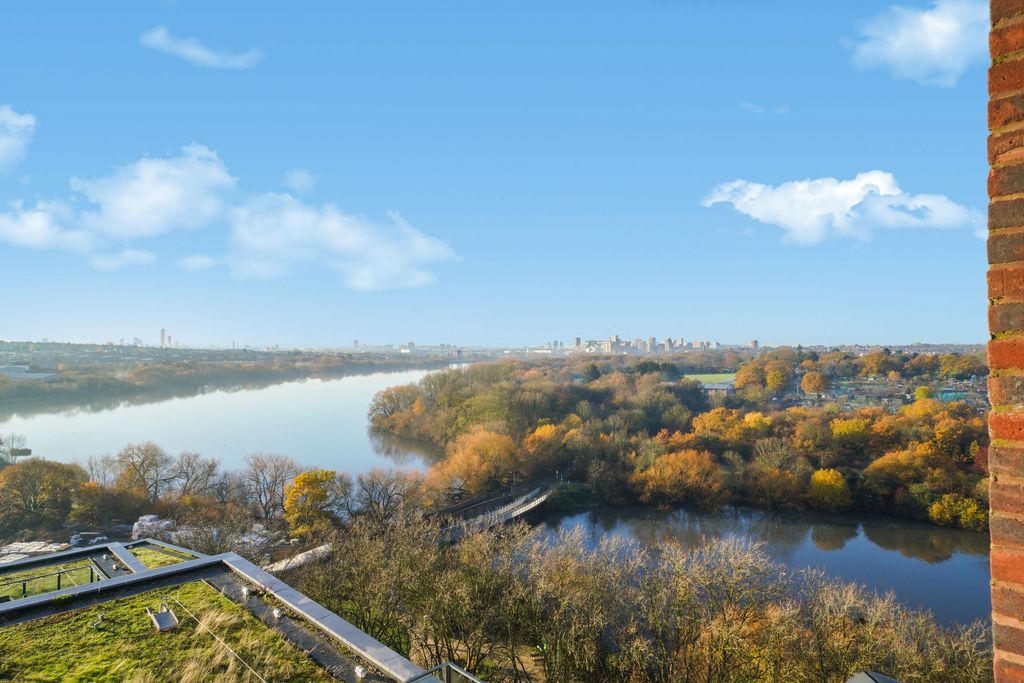 Property photo 1 of 12 Views