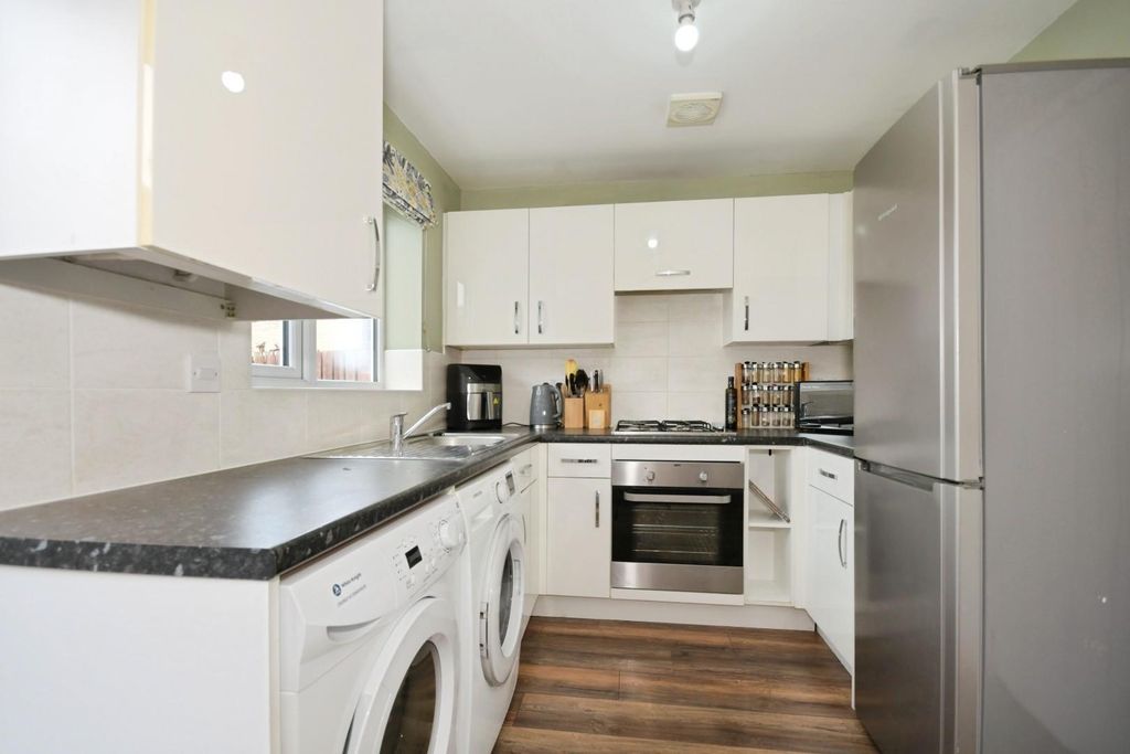 Property photo 3 of 16 Kitchen.Jpg