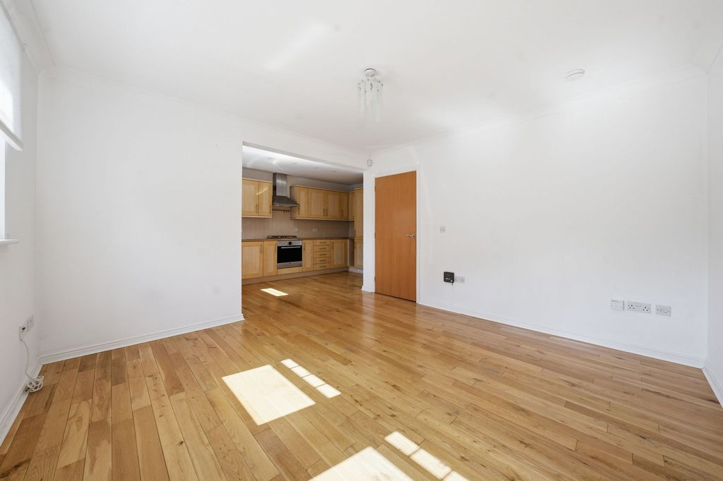 Property photo 3 of 22