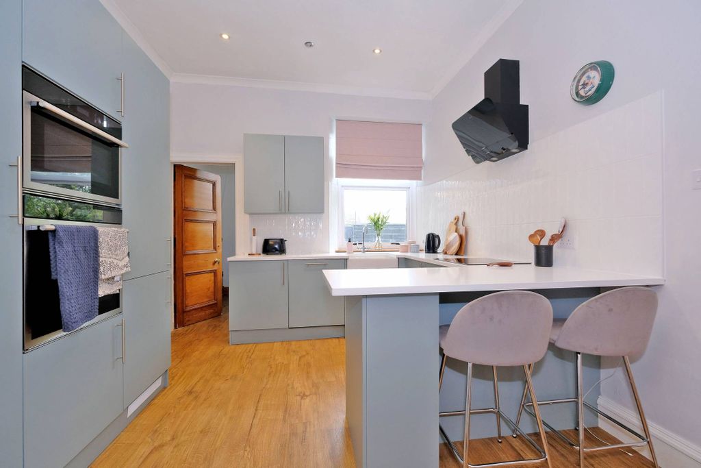 Property photo 2 of 22