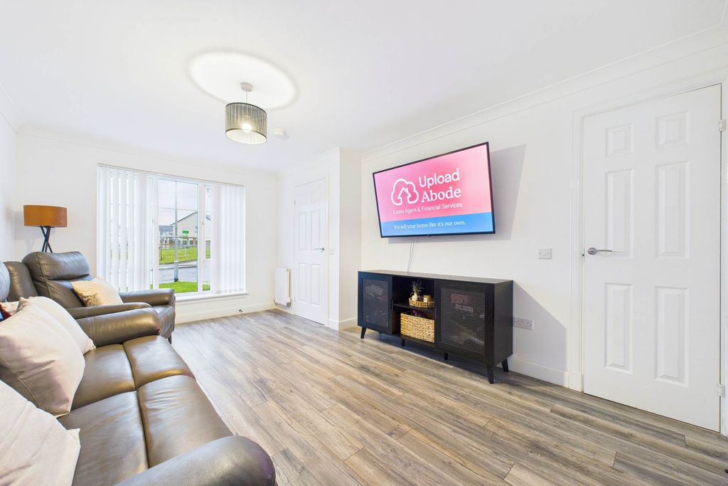 Property photo 2 of 24