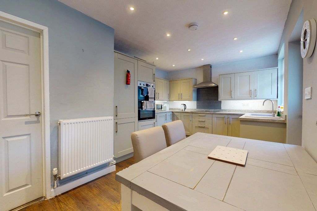 Property photo 3 of 18 5085985