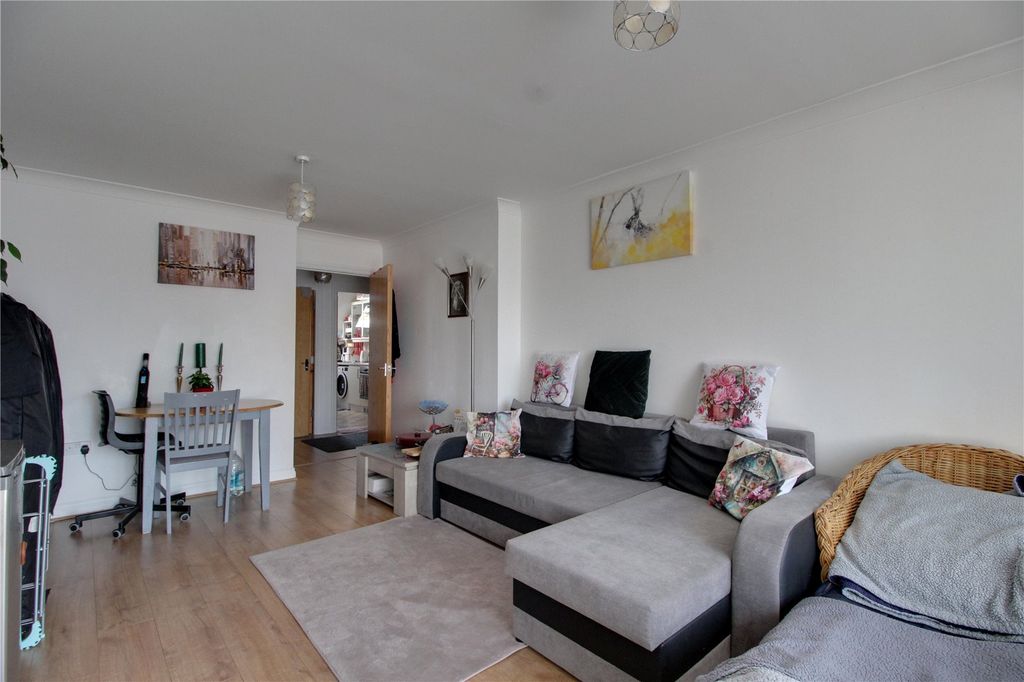Property photo 2 of 10 Picture No. 06