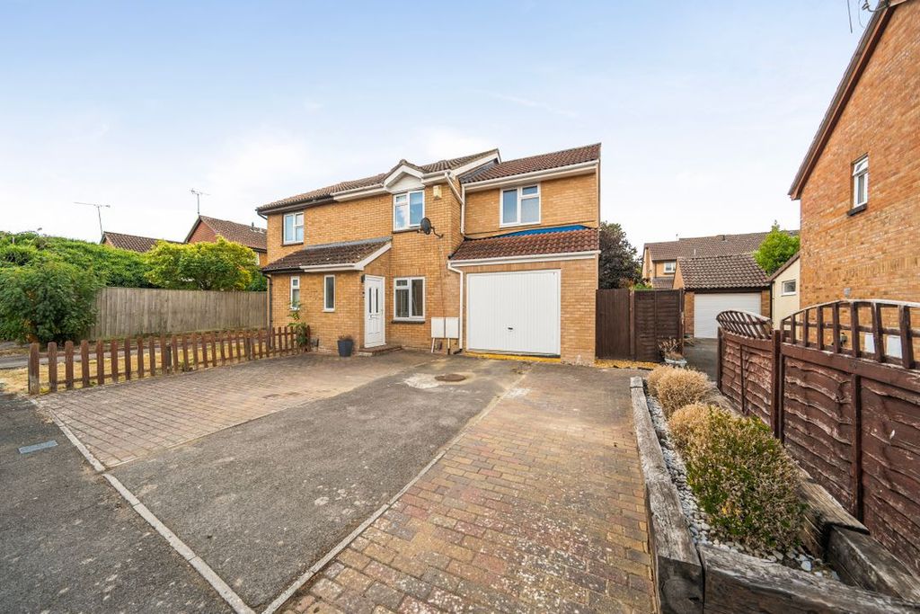 Property photo 1 of 11 151196312