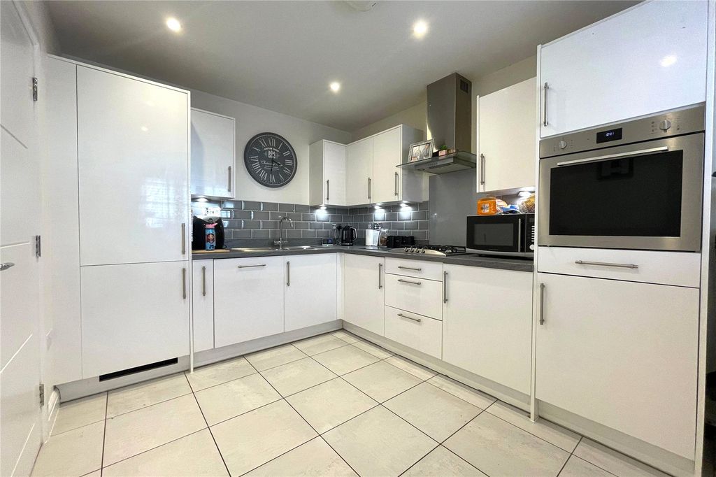 Property photo 2 of 16 Picture No. 20