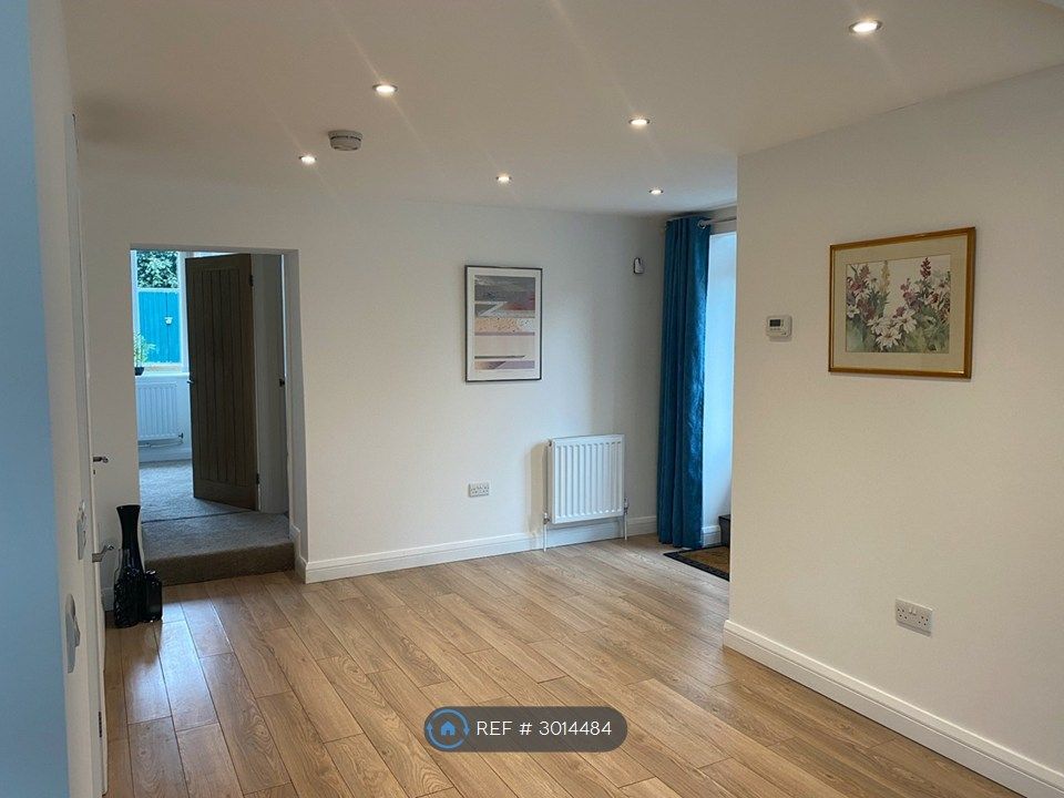 Property photo 3 of 23 Hall