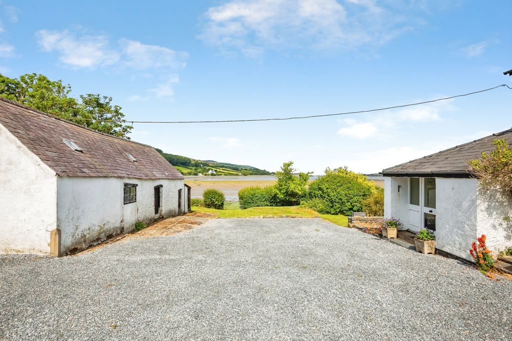 Property photo 2 of 46 Pbox-Img.Jpg