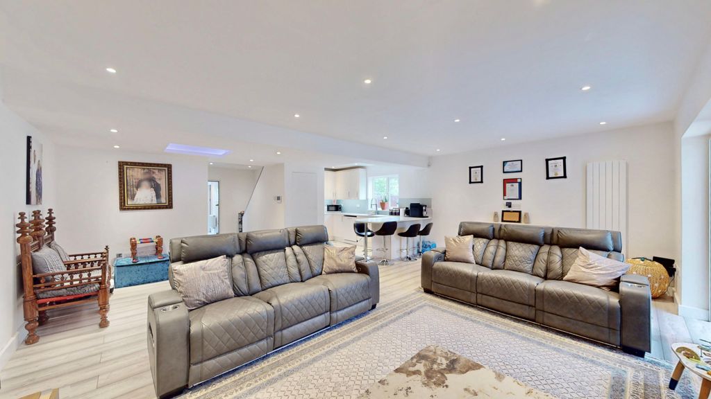 Property photo 3 of 25 40-Oriental-Road-05072026_132934