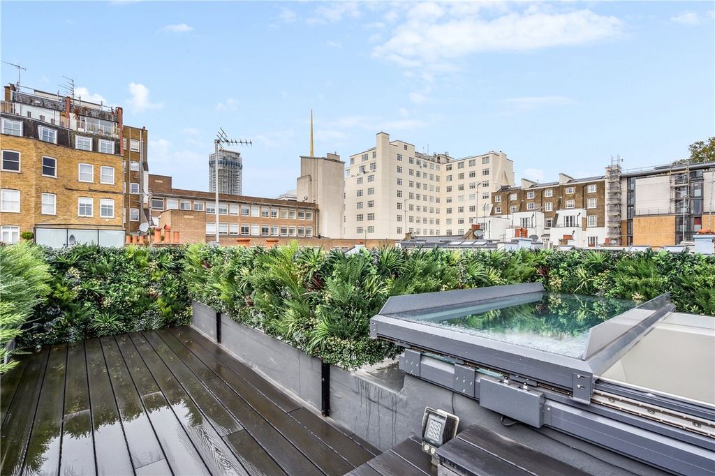 Property photo 2 of 23 Roof Terrace