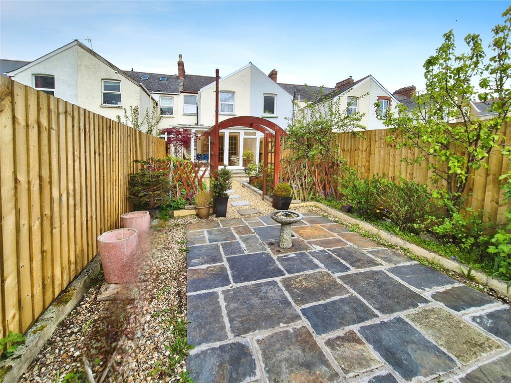 Property photo 2 of 17 Picture No. 11