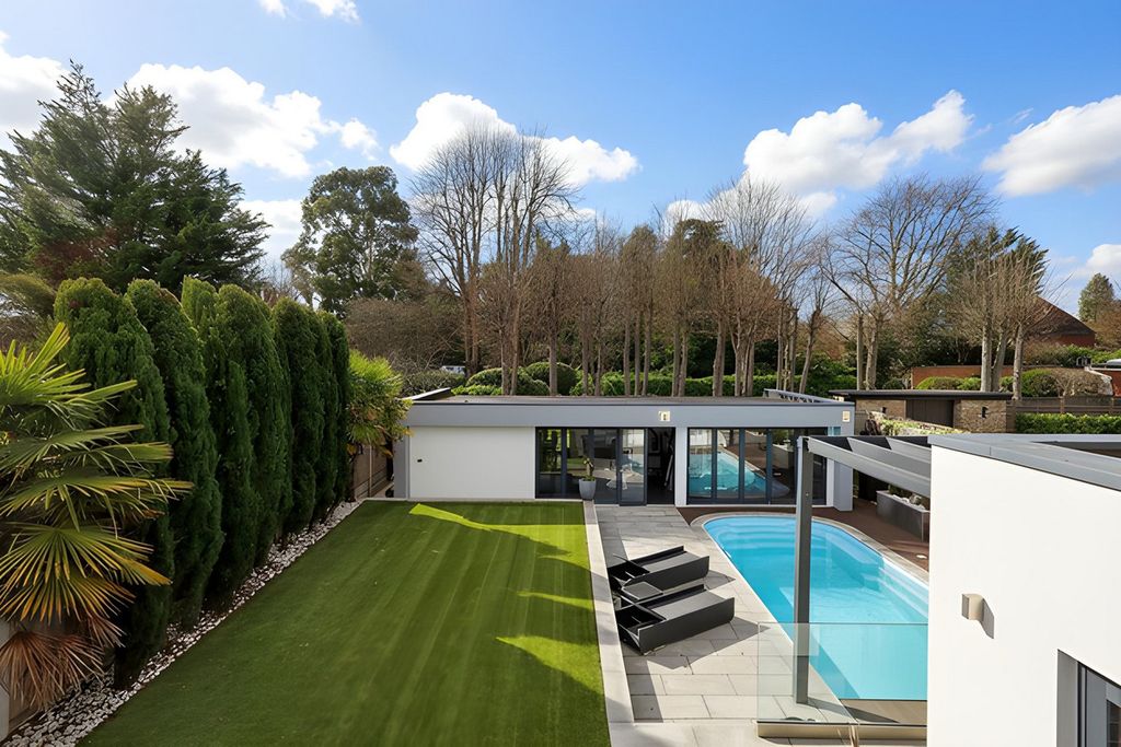 Property photo 2 of 46