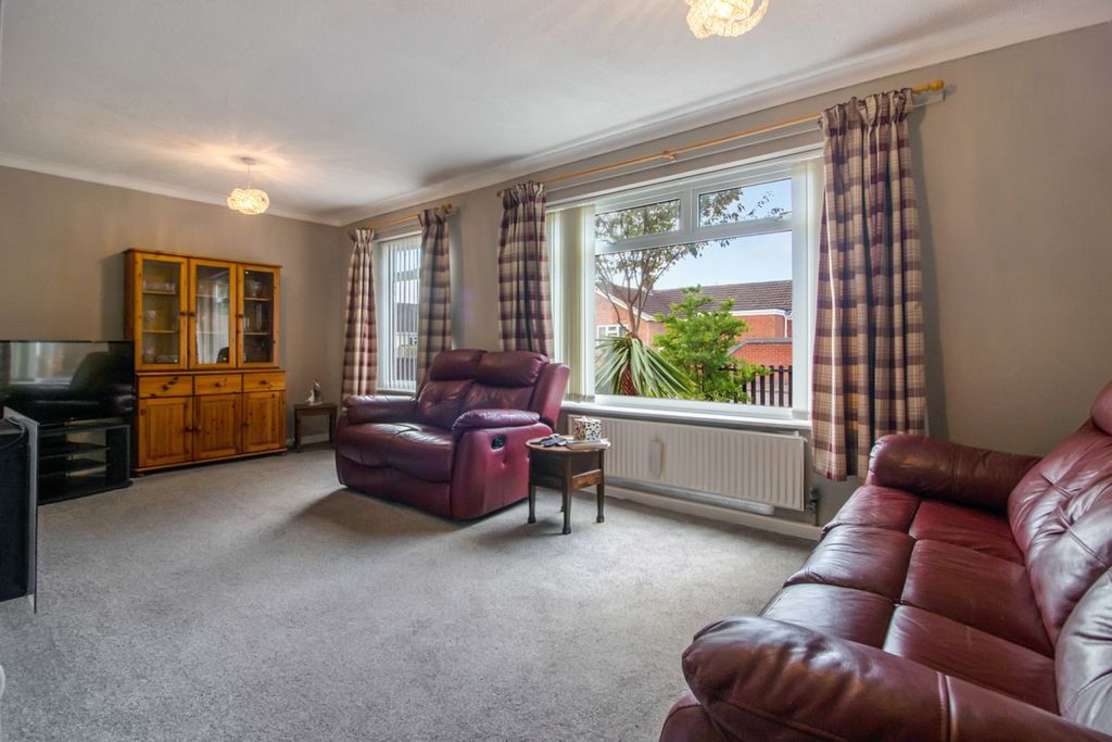 Property photo 2 of 18 Lounge1-1