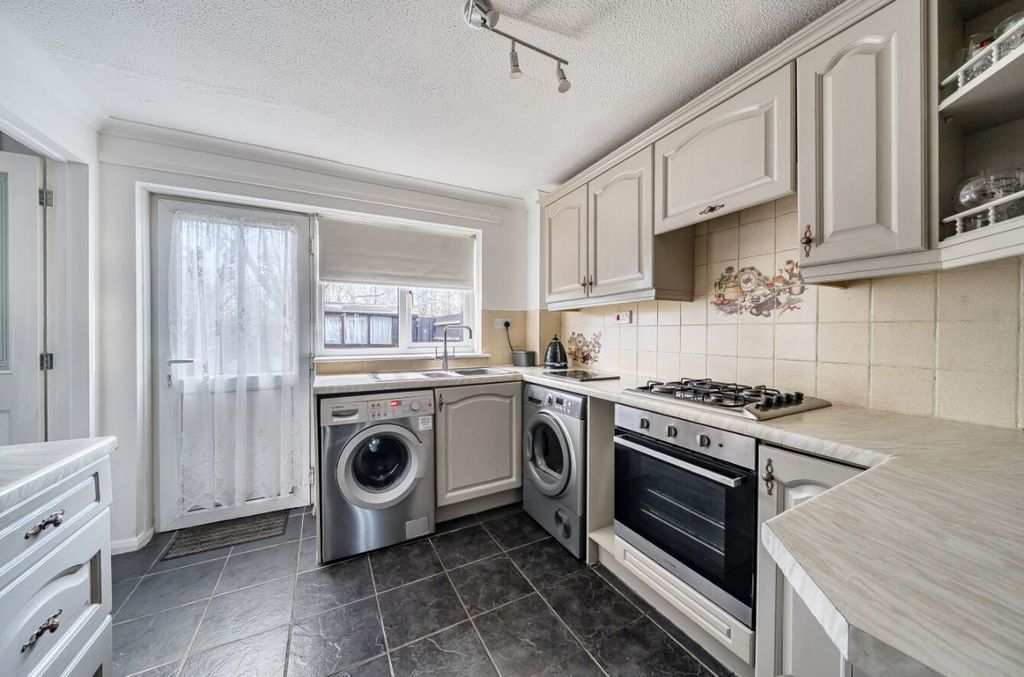 Property photo 3 of 19